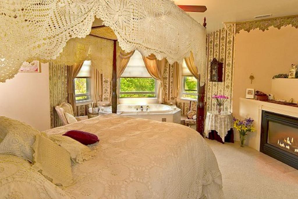 Inn At Norwood Sykesville Room photo